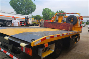 乌伊岭附近拖车电话号码服务