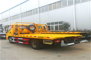 乌伊岭附近拖车救援搭电