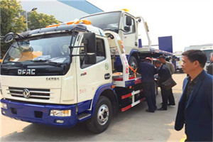 乌伊岭汽车道路救援拖车价格